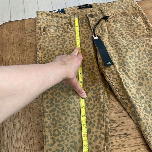 KLIQUE B SKINNY FIT DISTRESSED LEOPARD PRINT SKINNY FIT PANTS.  NEW WITH… - Picture 4 of 12